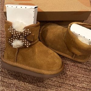 Koolaburra By UGG Victoria Mini Dots Short Boot - Kids' Size US 5